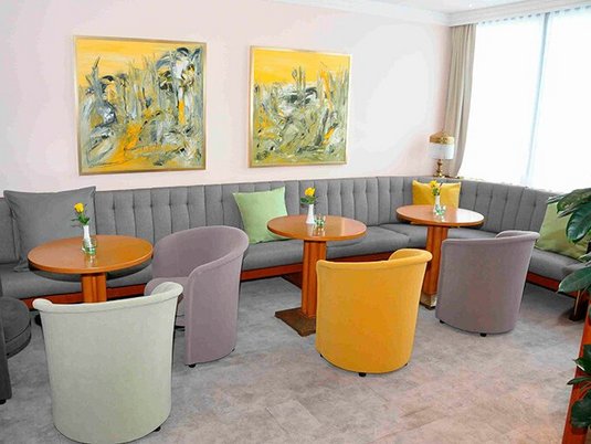 Café & Bar im Hotel Admiral, Baden bei Wien Café & Bar im Hotel Admiral, Baden bei Wien