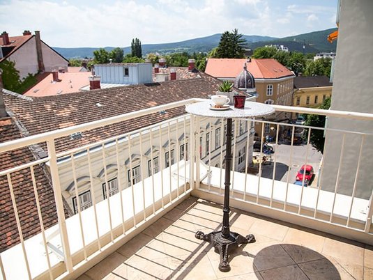 Terrasse Penthouse Lounge, Hotel Admiral Baden bei Wien Terrasse Penthouse Lounge, Hotel Admiral Baden bei Wien