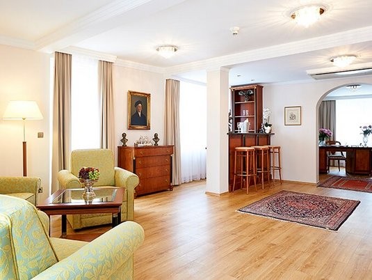 Wohnzimmer Penthouse Lounge, Hotel Admiral Baden bei Wien Wohnzimmer Penthouse Lounge, Hotel Admiral Baden bei Wien