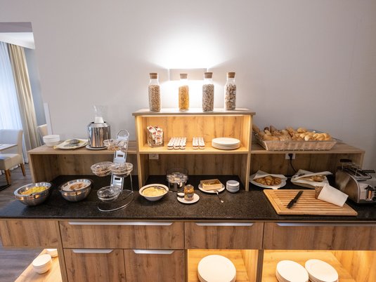 Frühstück im Hotel Admiral in Baden bei Wien